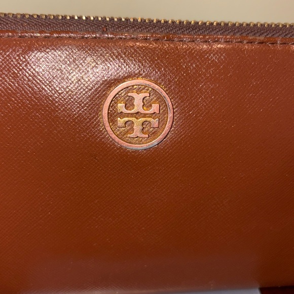 Tory Burch   Long wallet  zippy wallet leather  brown / gold tone good condition - Picture 3 of 16